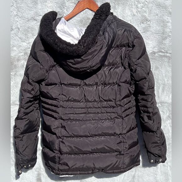EUC Tommy Hilfiger real down coat super warm missing logo on zipper Size M - Picture 3 of 9